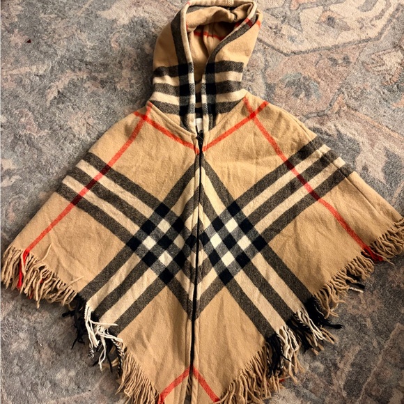 Burberry Tan and Black Plaid Hooded Cape for child - Picture 1 of 1